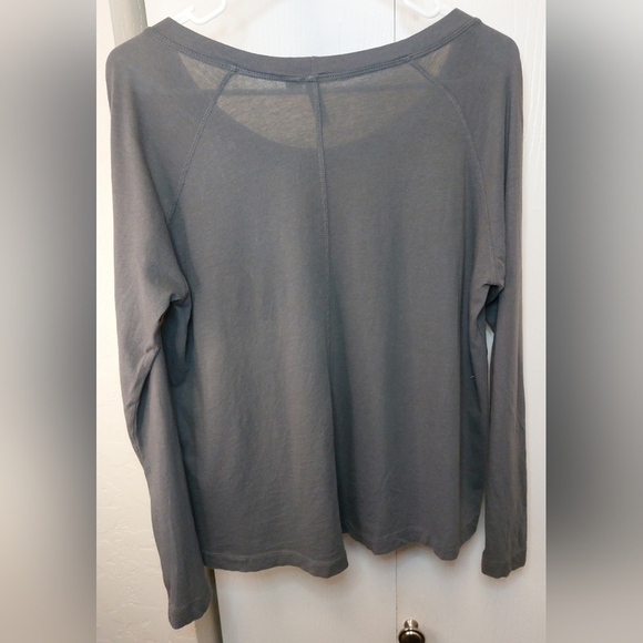 Cynthia Rowley Grey Long Sleeve Tee 100% Cotton Size Medium Casual Top Layer - Picture 6 of 7